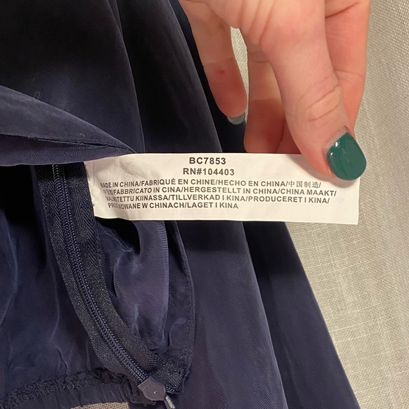 J.O.A navy blue silk crop blouse with side zip - size S - NWT - Picture 9 of 10